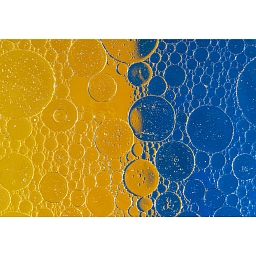 Абстрактный фон пузыри и пена современной хипстерской футуристической графики. Желтый фон с полосками. Векторный абстрактный фон текстуры, яркий плакат, баннер желтый и синий фон векторная иллюстрация.