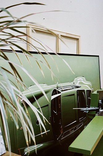 Большая картина для интерьера гостинной.